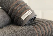 Como dobrar toalha de banho para economizar espaço