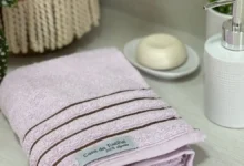 Como usar toalha de rosto corretamente