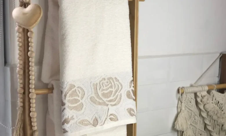 Onde pendurar toalha no quarto