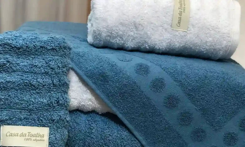 Como fazer rolinhos de toalha para viagem