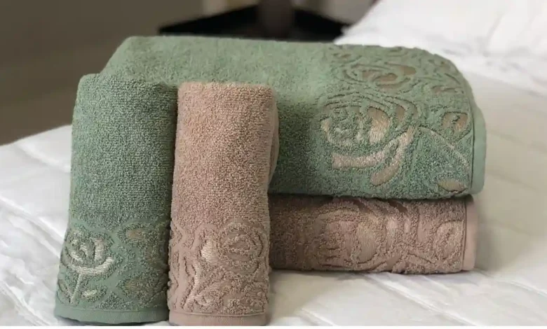 Por que minha toalha de banho não fica macia