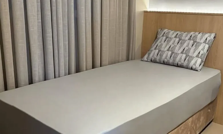 Por que o lençol fica amarelado