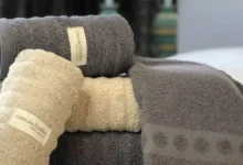 Como lavar toalhas amareladas de suor