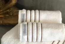 Como tirar manchas pretas de toalha de banho