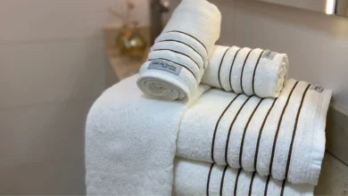 Como tirar pontos pretos da toalha de banho