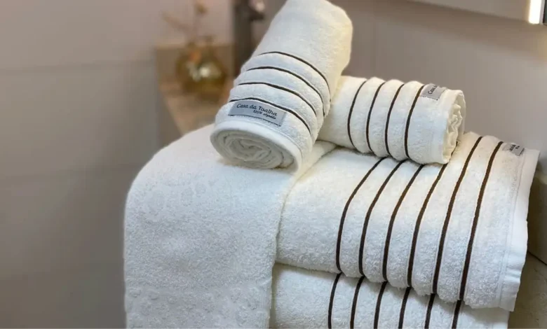 Como tirar pontos pretos da toalha de banho